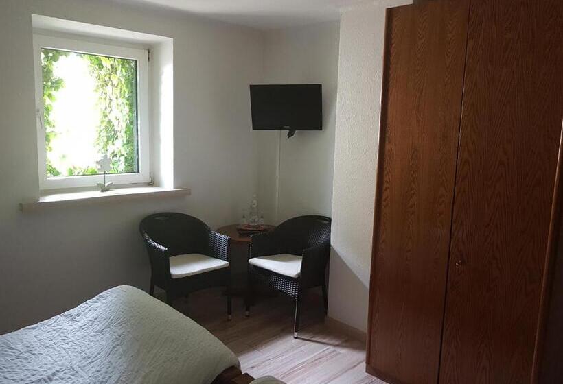 Номер Стандарт, Forellenhof Waldhölzbach