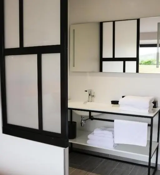 Standardzimmer Kingsize Bett, Akoa Villa