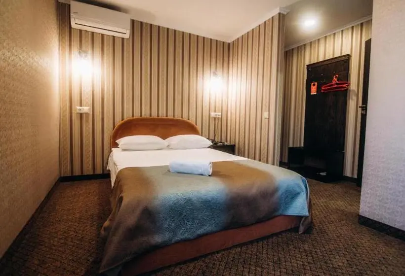 Quarto Economy Individual, Gentleman