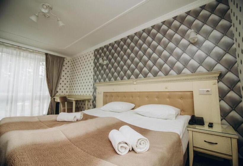 سوییت سوپریور, Gentleman