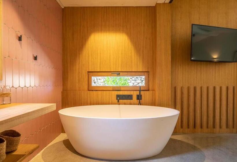 Люкс Повышенной Комфортности, Domaine De Casanghjulina