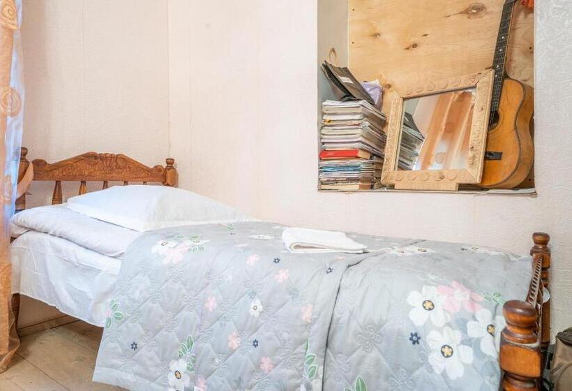 اتاق استاندارد سه نفره, Guesthouse Nashgobi