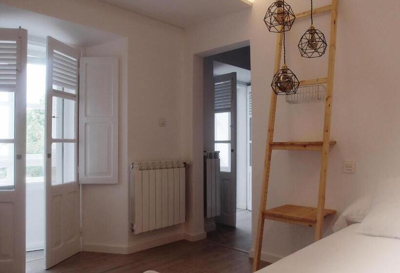 חדר משפחתי, El Montero