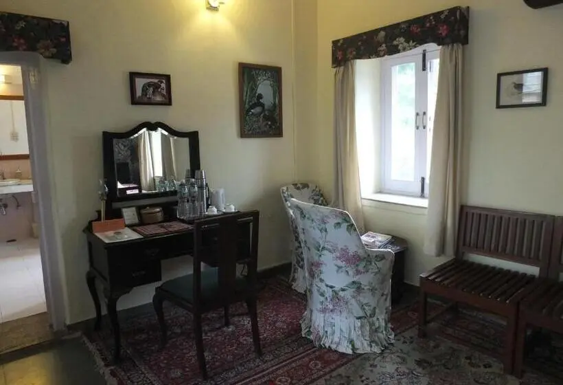 スタンダードルーム, Udai Bilas Palace