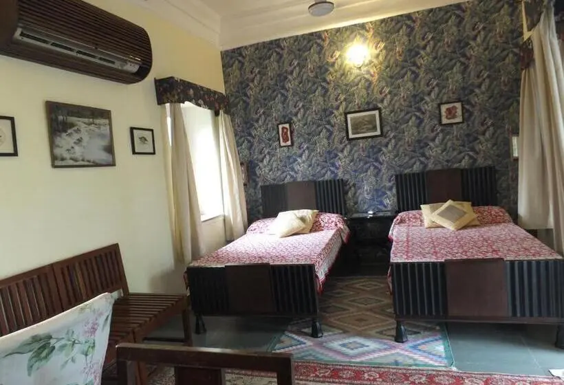 スタンダードルーム, Udai Bilas Palace