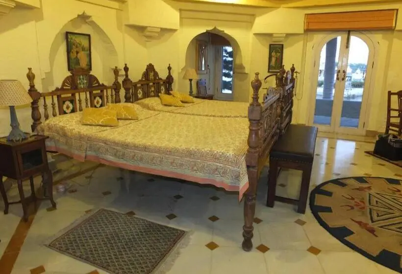 Suite with lake view, Udai Bilas Palace
