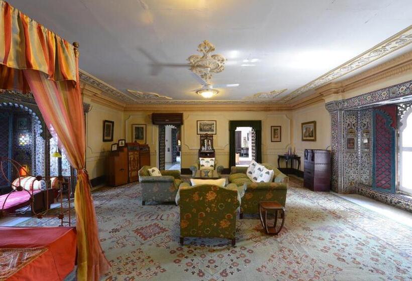 جناح سوبيريور, Udai Bilas Palace