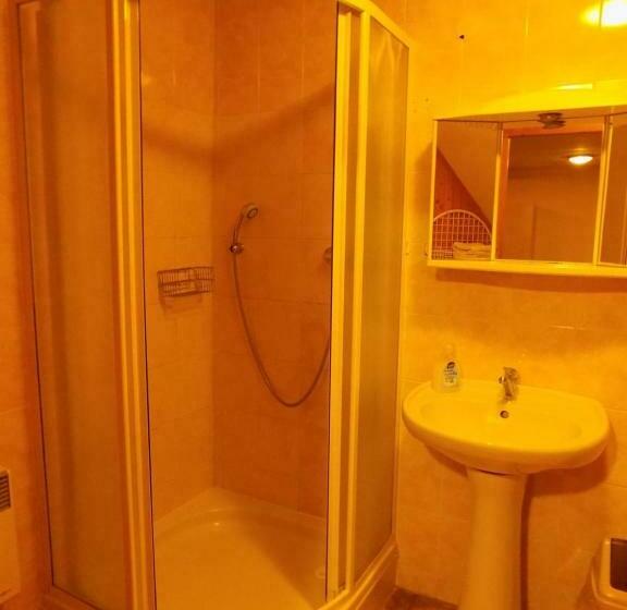 غرفة قياسية رباعية مطلة على الحديقة, Penzion Roseta