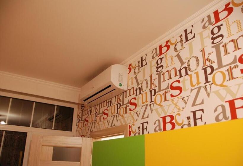 تختخواب در اتاق مشترک, Green Apple Hostel