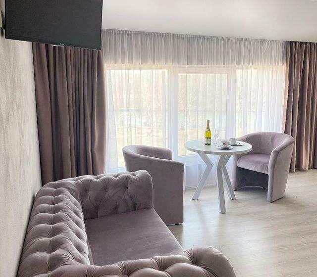 강 전망 스위트, Chorna Skelya Resort & Wellness