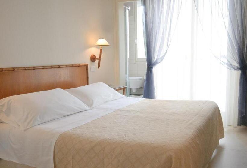 חדר סטנדרט לארבעה, Trionfal