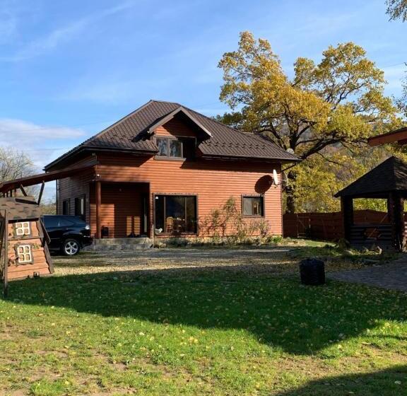 خانه 3 خوابه, Guest House Pid Dubom карпати під дубом