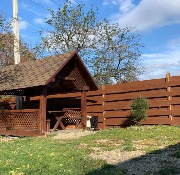 ３ベッドルームハウス, Guest House Pid Dubom карпати під дубом