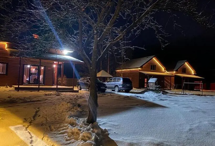 ２ベッドルームハウス, Guest House Pid Dubom карпати під дубом