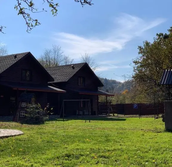 ２ベッドルームハウス, Guest House Pid Dubom карпати під дубом