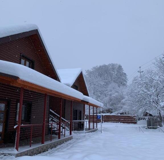 خانه 2 خوابه, Guest House Pid Dubom карпати під дубом