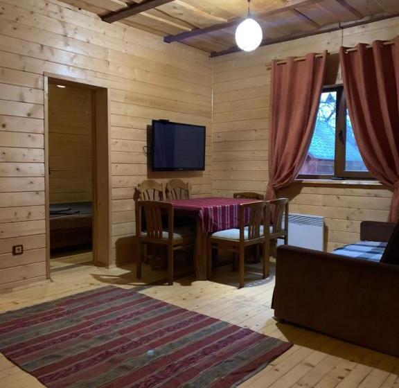 침실 2개 아파트, Guest House Pid Dubom карпати під дубом