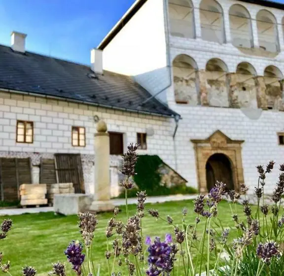 スタンダードトリプルルーム, Zámek Kolštejn   Hotel Chateau Goldenstein