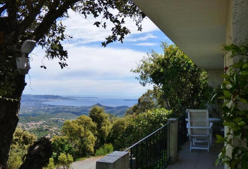 オーシャンビュースタンダードルーム, Chambres D Hôtes Vue Mer L Estérel Panoramique