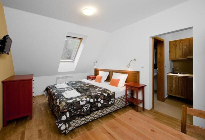 标准工作室, Penzion Blanko