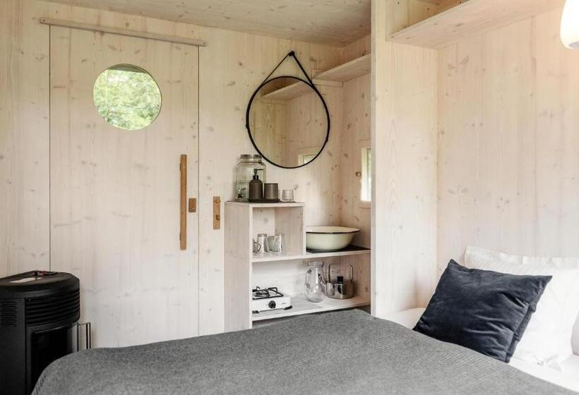 标准平房, Penzion Blanko