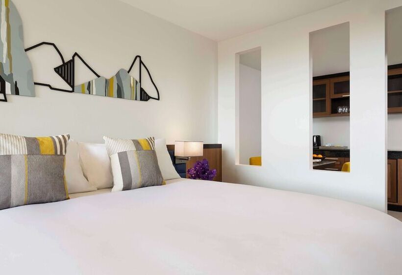 سوییت خانوادگی, Avani Ao Nang Cliff Krabi Resort