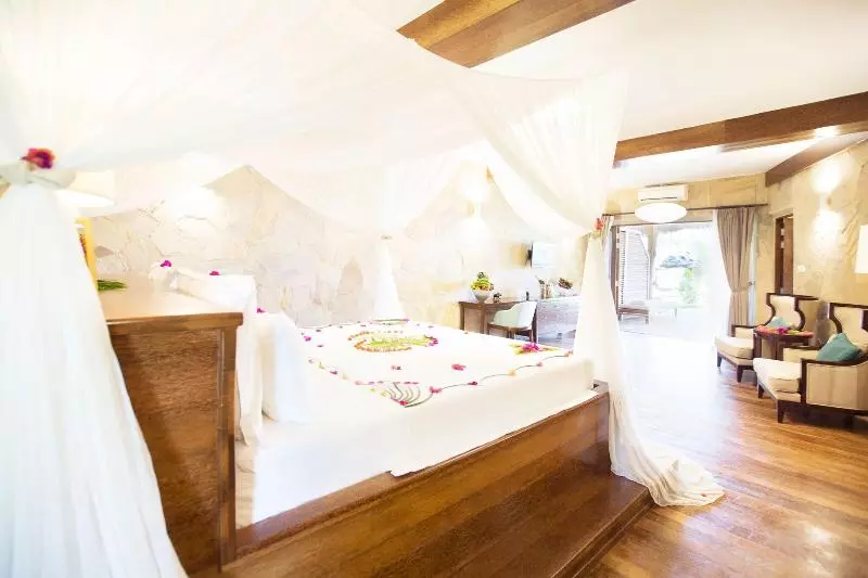 Superior Room with Terrace, Baan Karon Resort