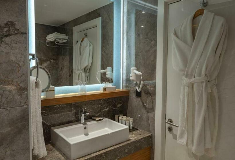 اتاق استاندارد با چشمانداز دریا, Baia Lara