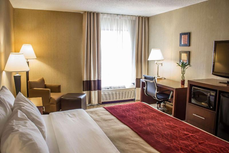 חדר סטנדרט עם מיטת קינג, Clarion Pointe