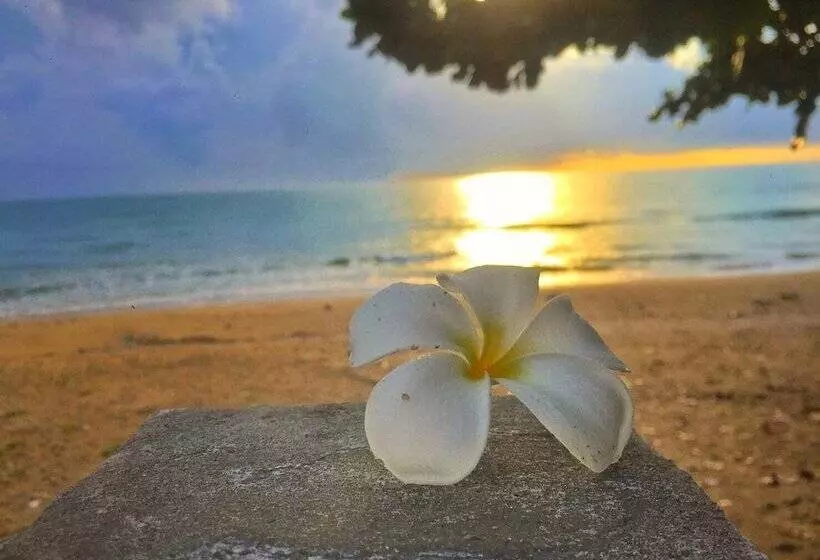 スーペリアールーム, Khanom Golden Beach