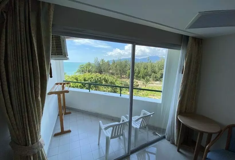 デラックスルーム, Khanom Golden Beach