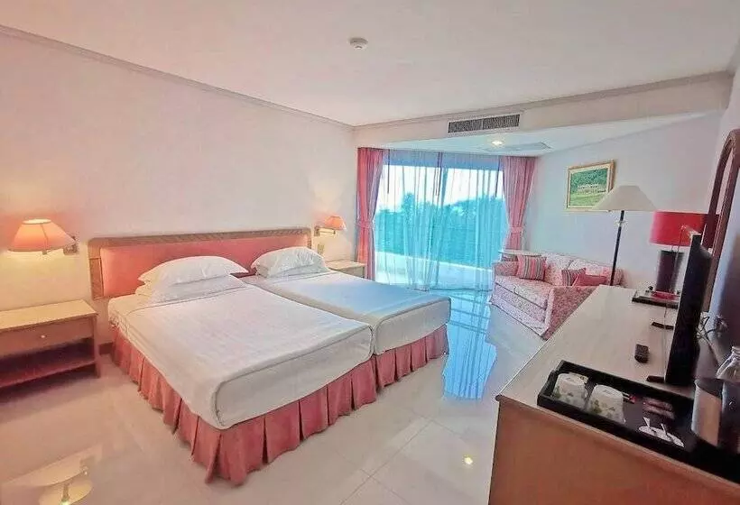 デラックスルーム, Khanom Golden Beach