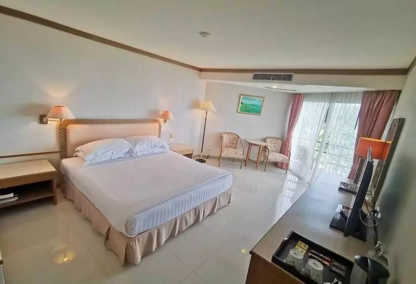 デラックスルーム, Khanom Golden Beach