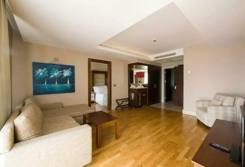 سوییت با چشم‌انداز دریا, Ramada Plaza Antalya