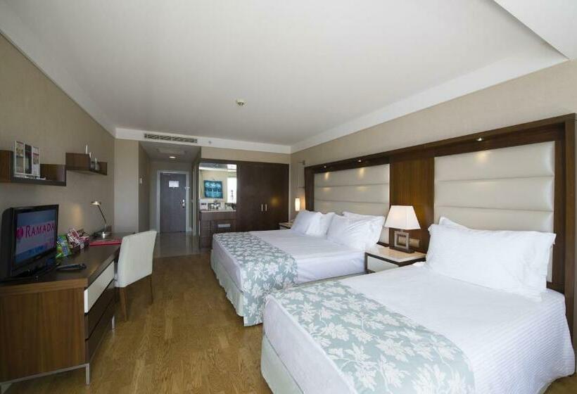 اتاق لوکس با چشم‌انداز دریا, Ramada Plaza Antalya