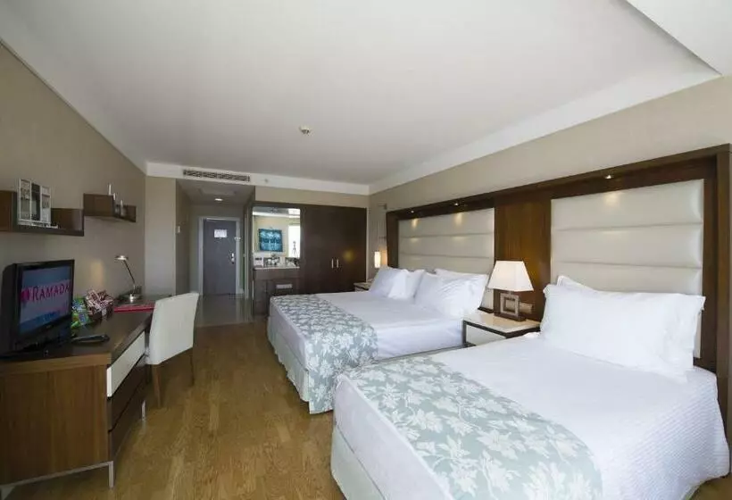 اتاق لوکس با چشم‌انداز دریا, Ramada Plaza Antalya
