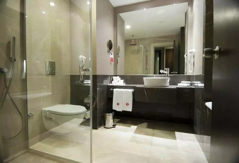 اتاق لوکس با چشم‌انداز دریا, Ramada Plaza Antalya