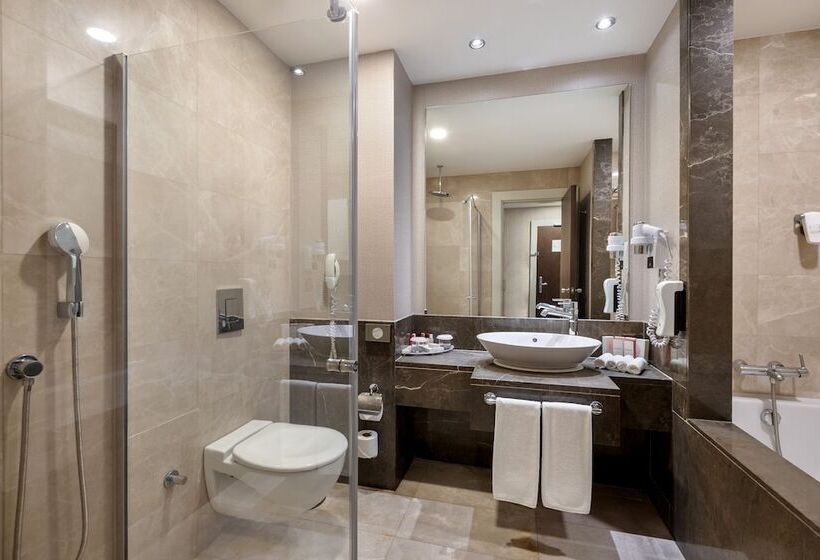 سوییت با چشم‌انداز دریا, Ramada Plaza Antalya
