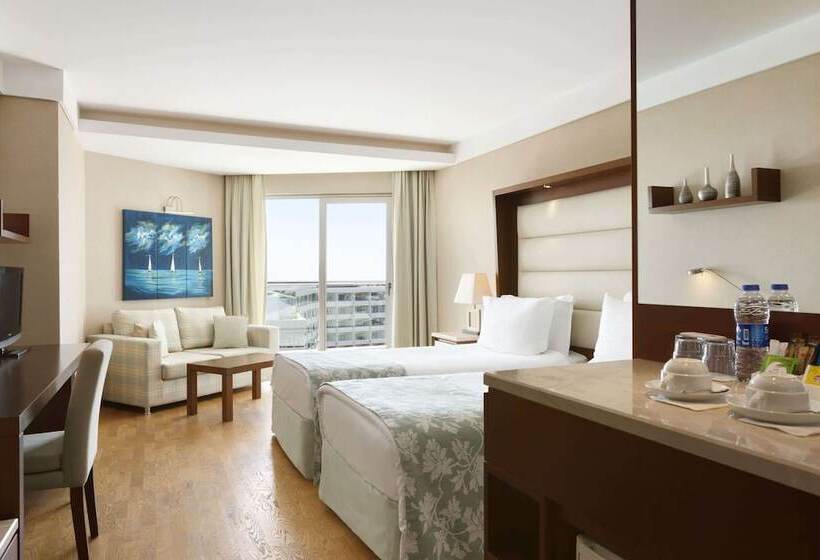اتاق لوکس با چشم‌انداز دریا, Ramada Plaza Antalya