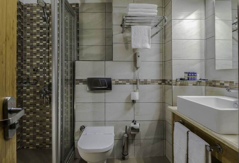 اتاق استاندارد سه نفره, Venera