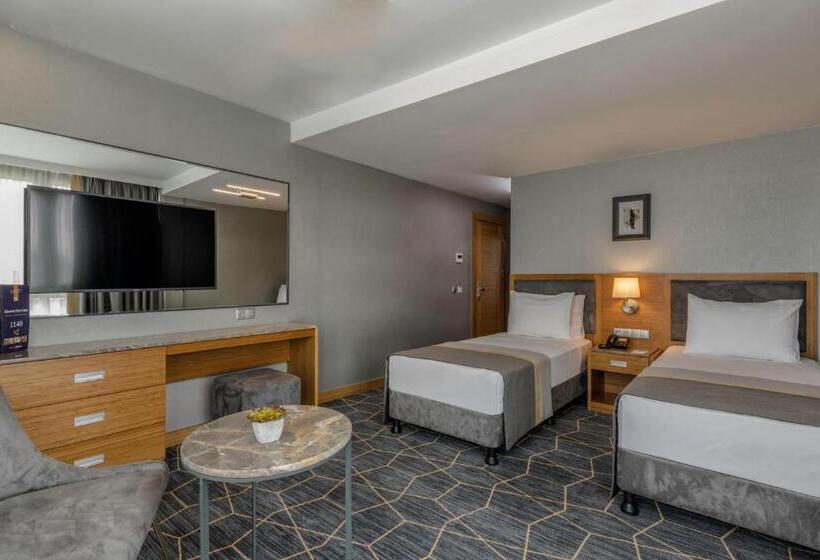 اتاق استاندارد چهار تخته, Venera