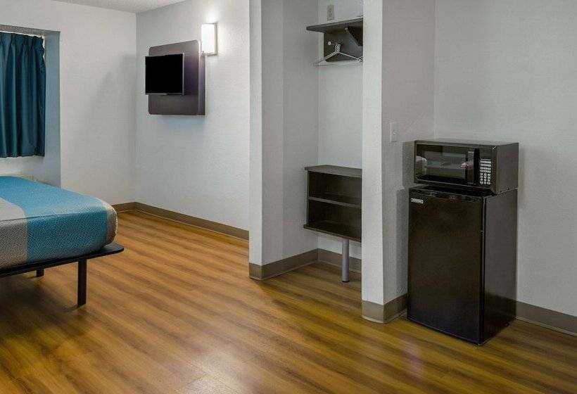 디럭스 룸, Motel 6 mobile, Al