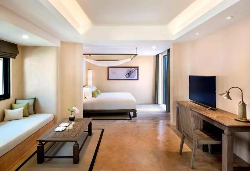 キングサイズベッドのデラックスルーム, The Naka Island, A Luxury Collection Resort & Spa, Phuket