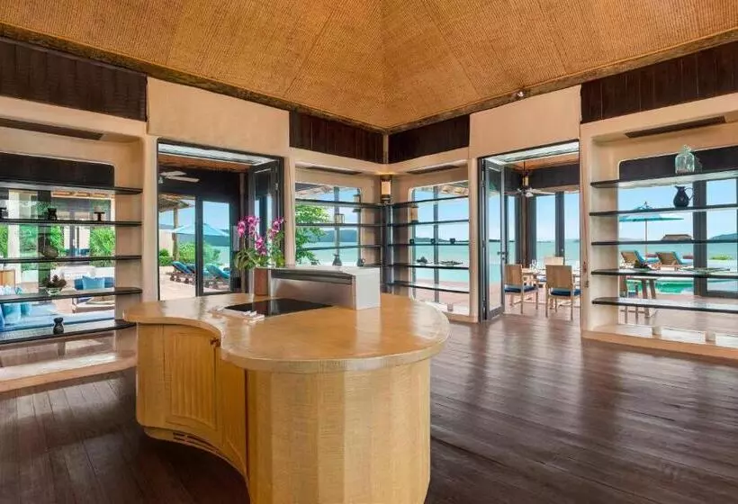 オーシャンビュー２ベッドルームヴィラ, The Naka Island, A Luxury Collection Resort & Spa, Phuket