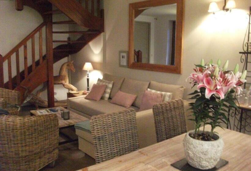 اتاق پریمیوم چهارنفره, B&b Le Fond De La Cour