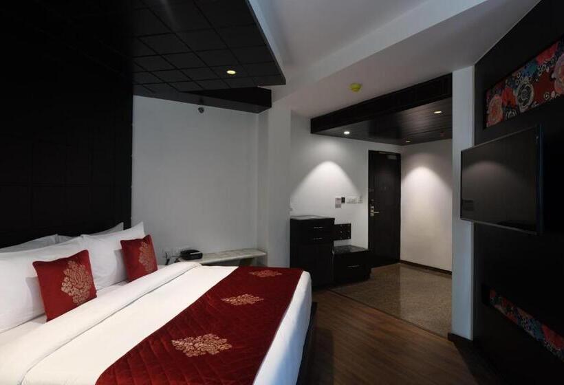 キングサイズベッドのスタンダードルーム, Ramada By Wyndham Gangtok Hotel & Casino Golden