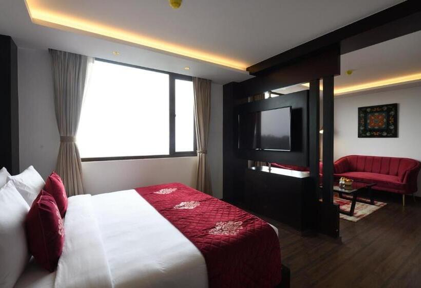 스탠다드 룸 킹사이즈 침대, Ramada By Wyndham Gangtok Hotel & Casino Golden
