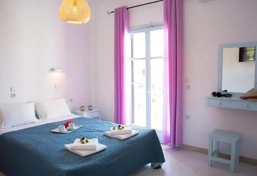 استودیوی استاندارد, Maria's Apartments