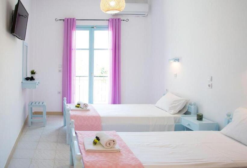 スタンダードスタジオ, Maria's Apartments