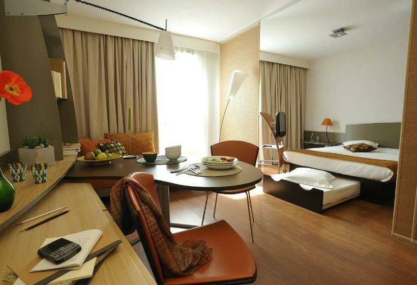 Семейное Студио, Aparthotel Adagio Nantes Centre